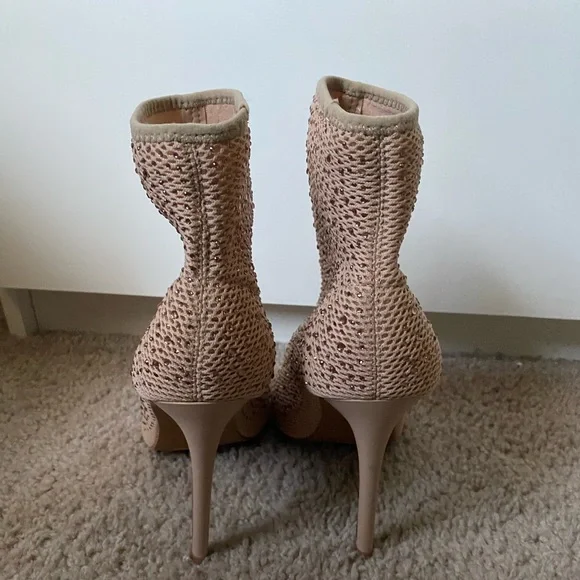 Steve Madden light pink stone studded open toe booties! - Picture 3 of 4